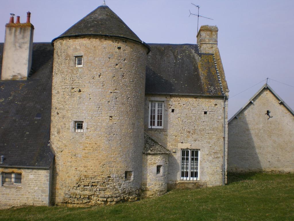 לינה וארוחת בוקר Sainte-Mère-Église Ferme Manoir La Fiere מראה חיצוני תמונה