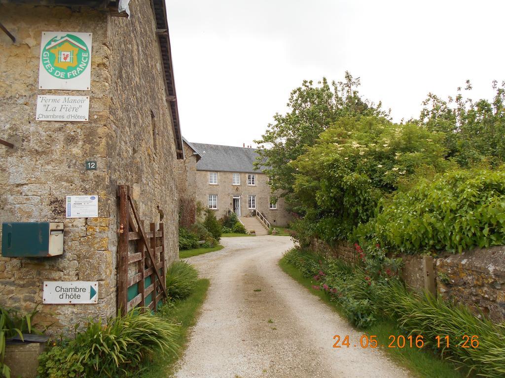 לינה וארוחת בוקר Sainte-Mère-Église Ferme Manoir La Fiere מראה חיצוני תמונה