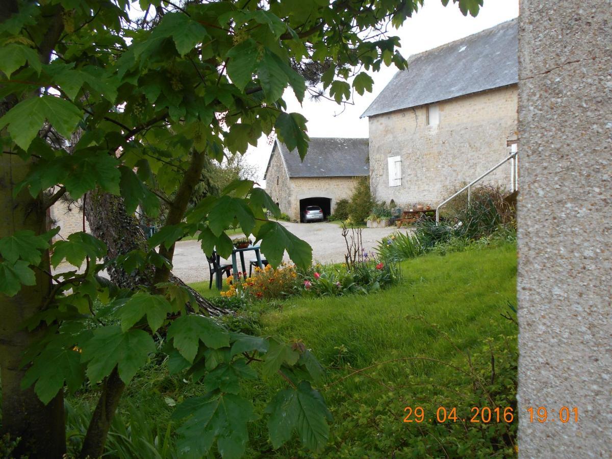 לינה וארוחת בוקר Sainte-Mère-Église Ferme Manoir La Fiere מראה חיצוני תמונה